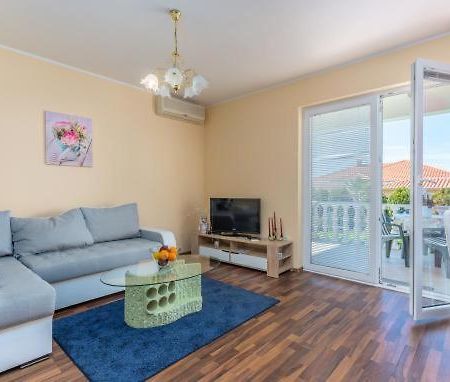 Apartment Liam Novigrad  ภายนอก รูปภาพ